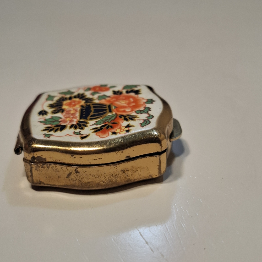 🏵Vintage Stratton England Floral Gold Enamel Peony Trinket Pill Box Ashtray - Picture 7 of 11